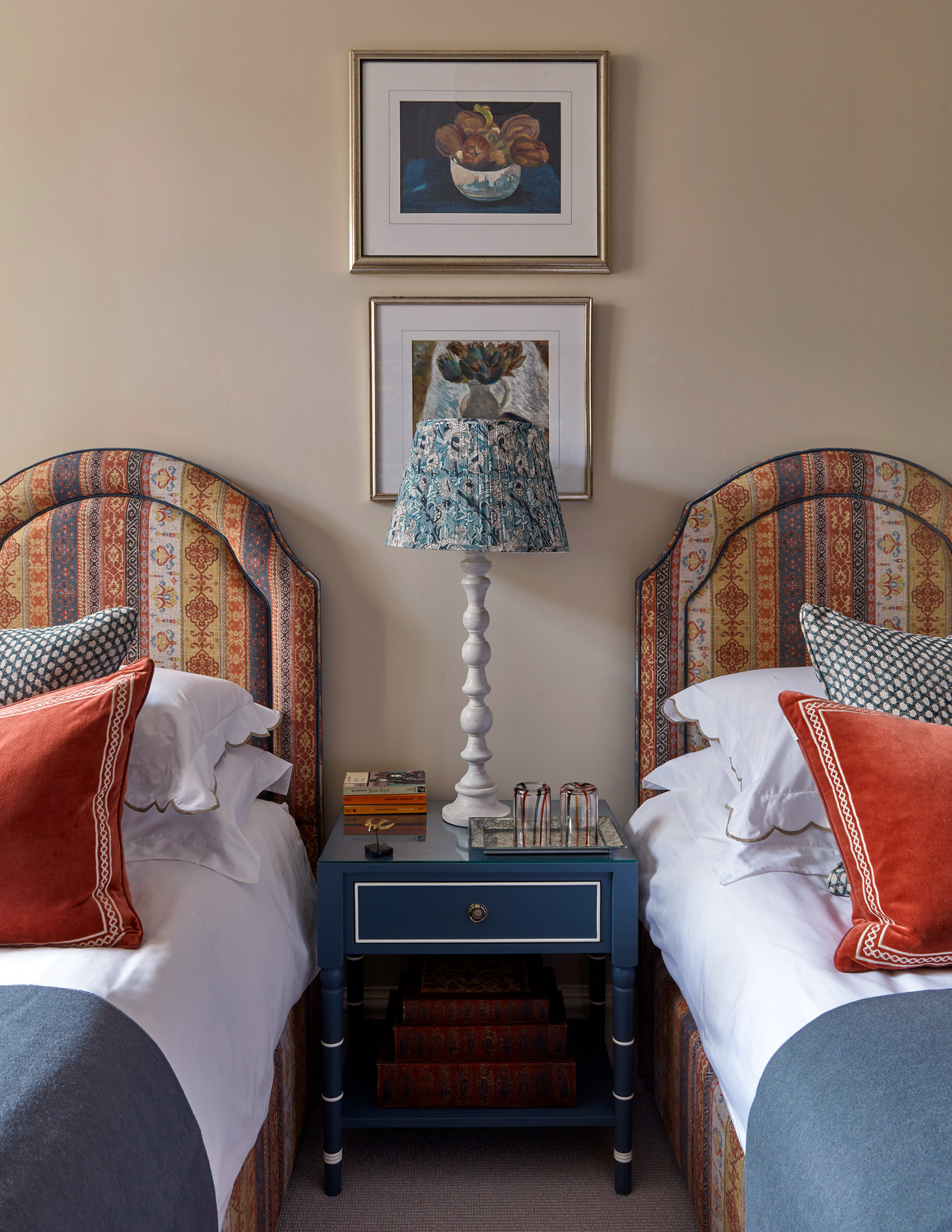 Caroline Winters house twin bedroom