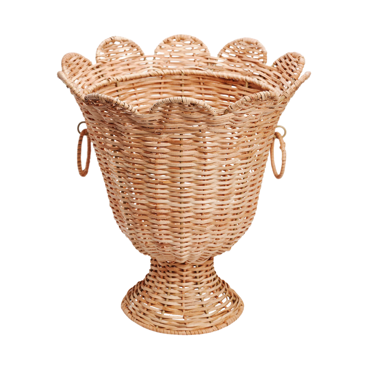 a rattan vase with scalopped edge