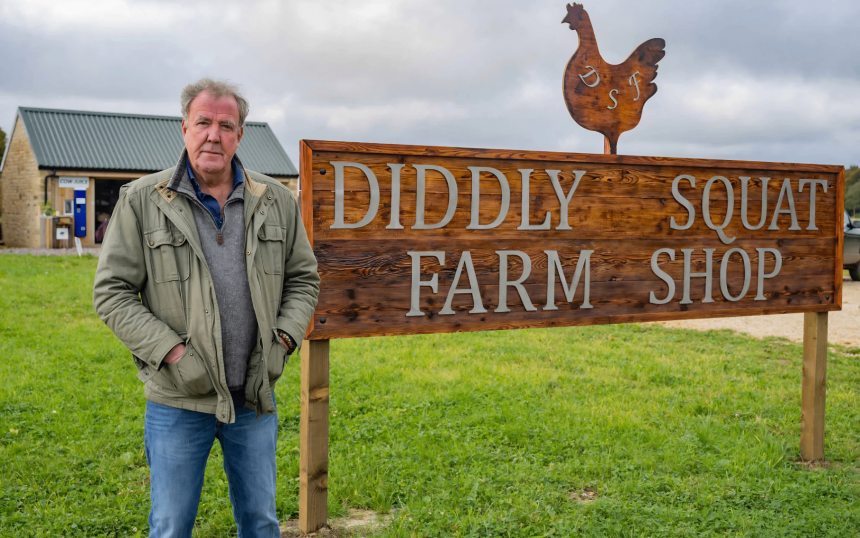 jeremy clarkson and diddly squat farm sign
