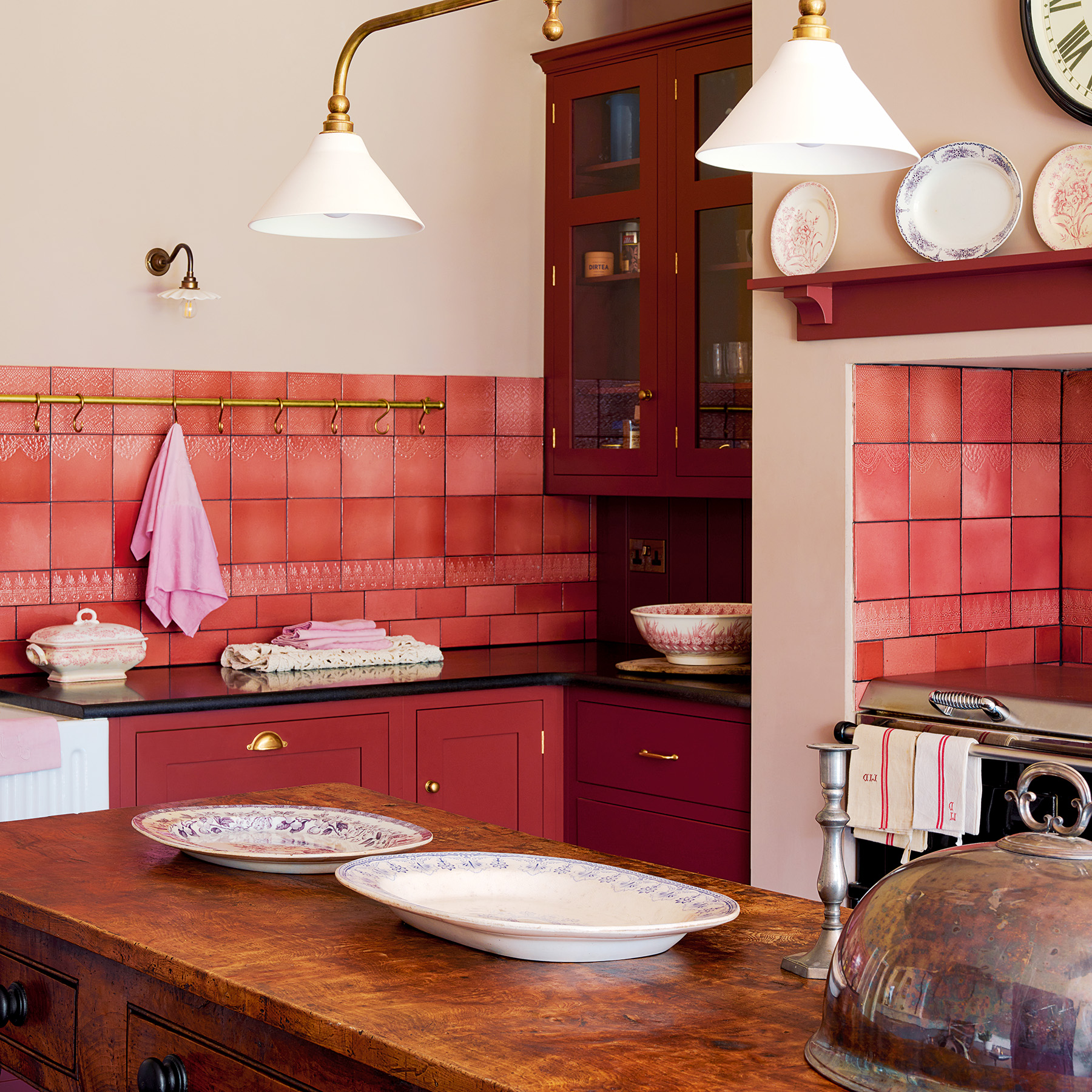 red decorating ideas