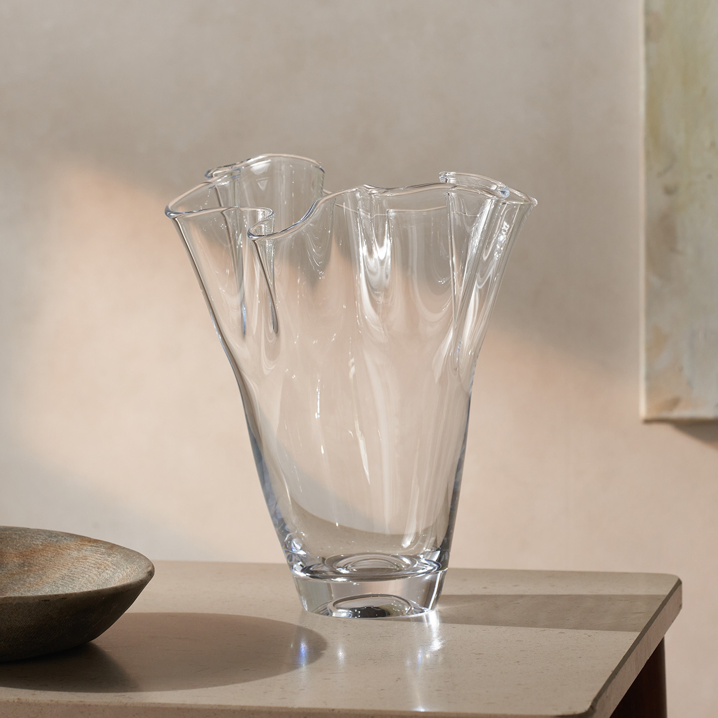 glass ruffle vase
