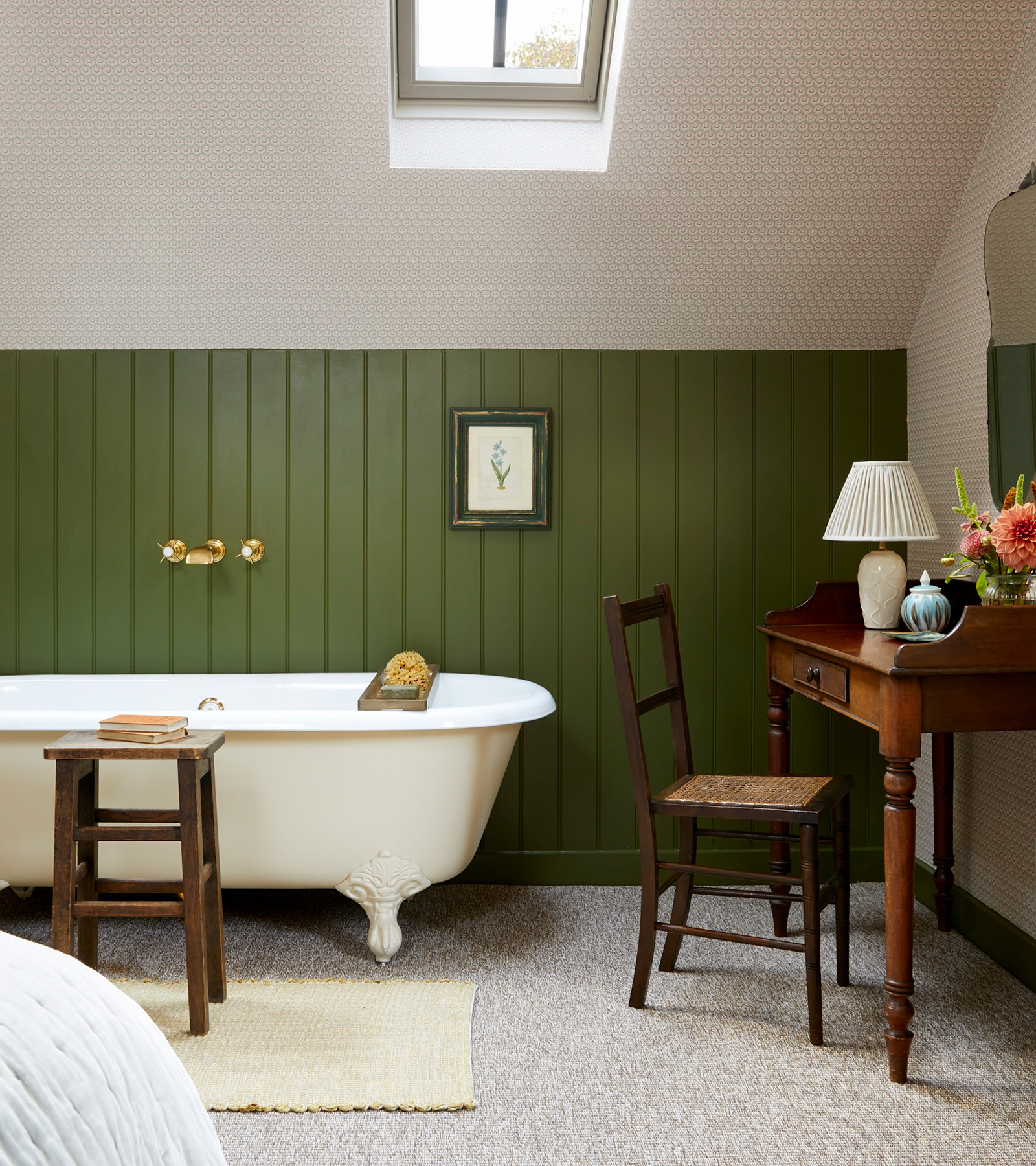 bathroom with green panelling