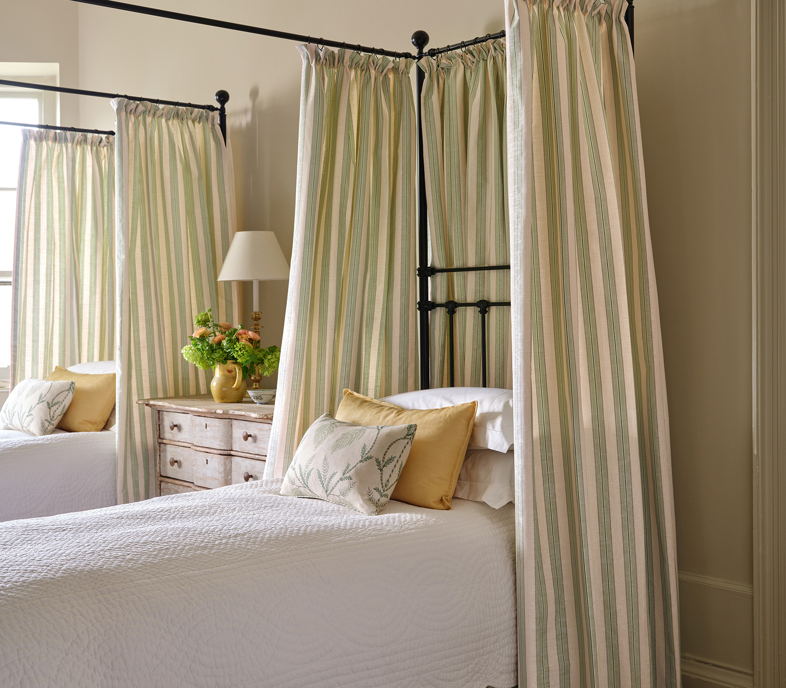 how to style a bed
