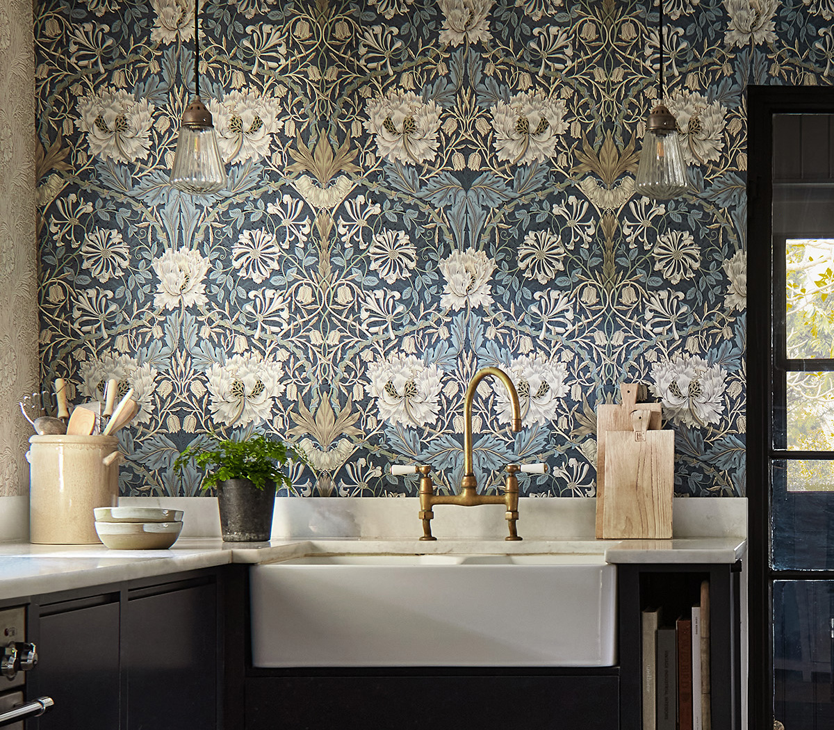 morris & co wallpaper