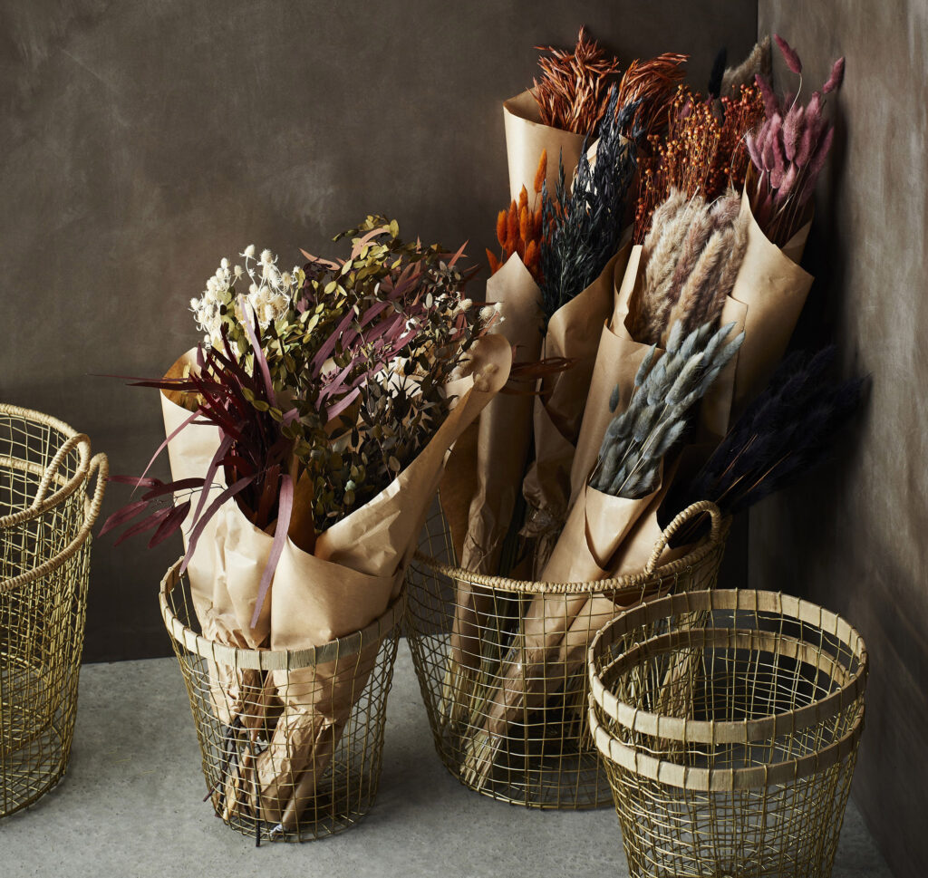 6-heavenlyhomesandgardens_7089297_driednaturalpampas