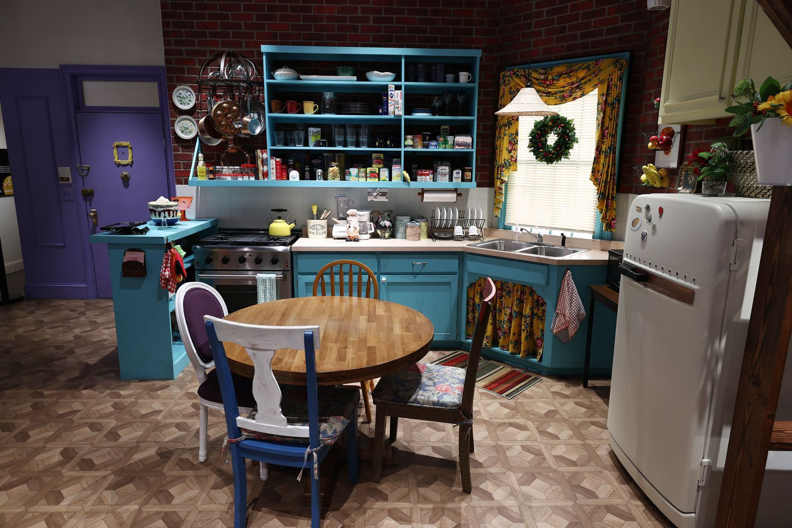 friends kitchen tv set