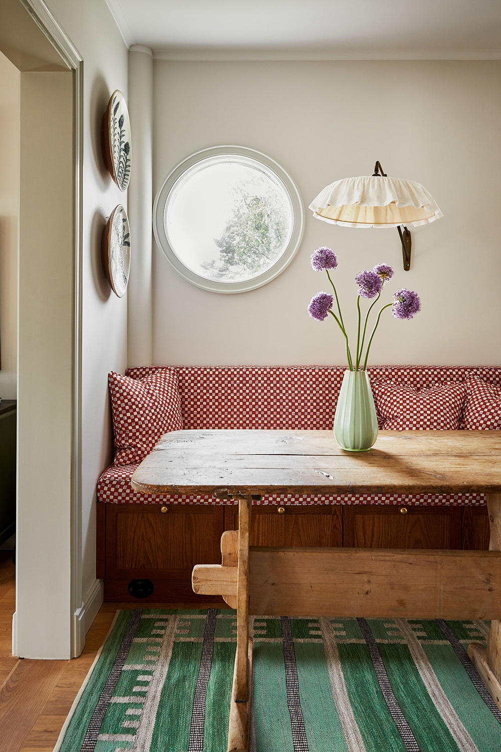 Creating cozy nooks open plan kitchen