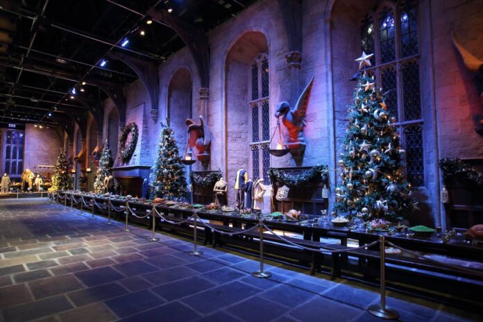 wbstl_hogwarts-in-the-snow-feature_great-hall