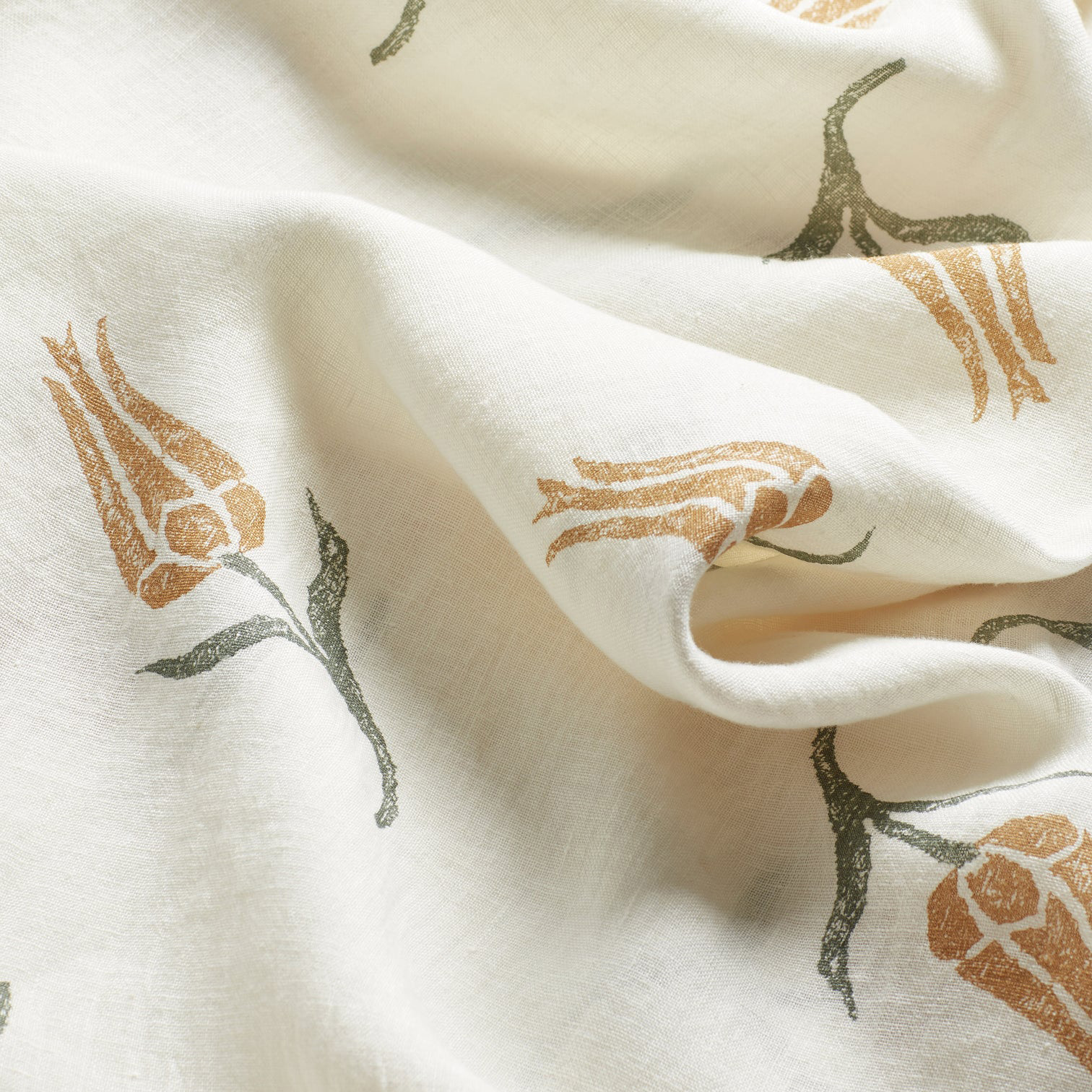 cream tablecloth with yellow tulips