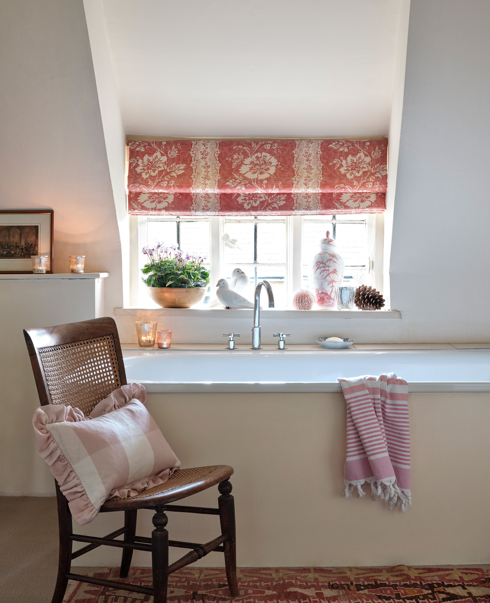 Henrietta Balmain house bathroom