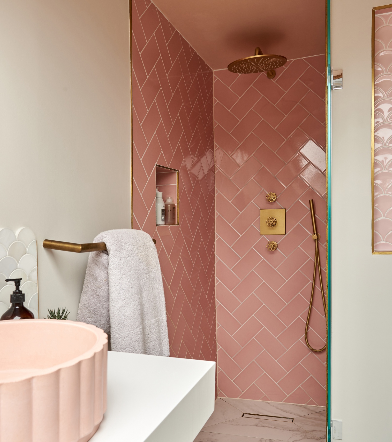 PINK ensuite shower