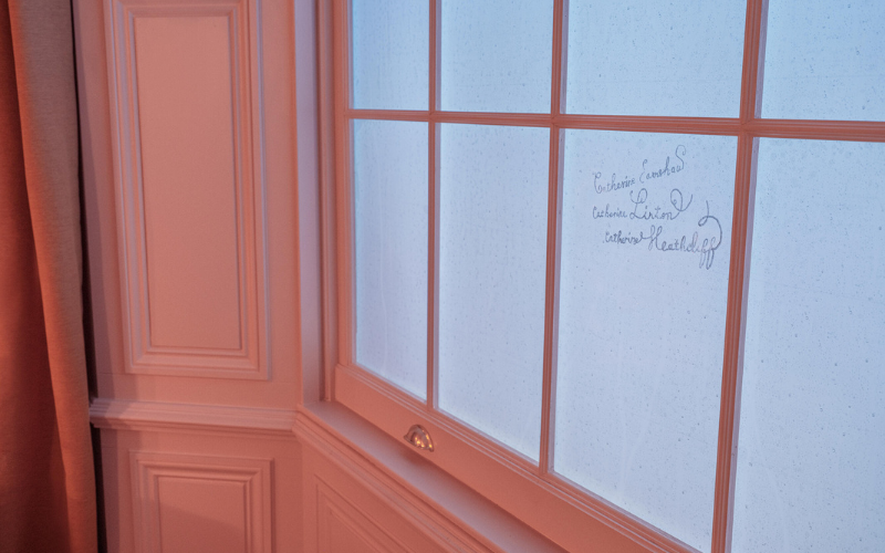 Details in Cathy's bedroom