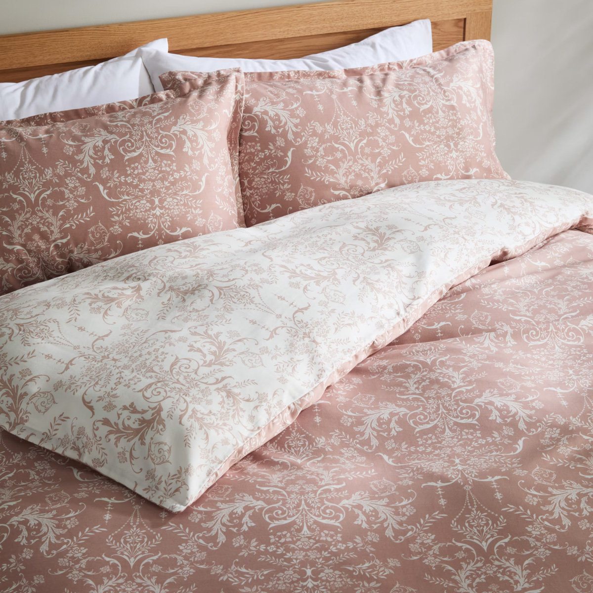 pink floral bedding