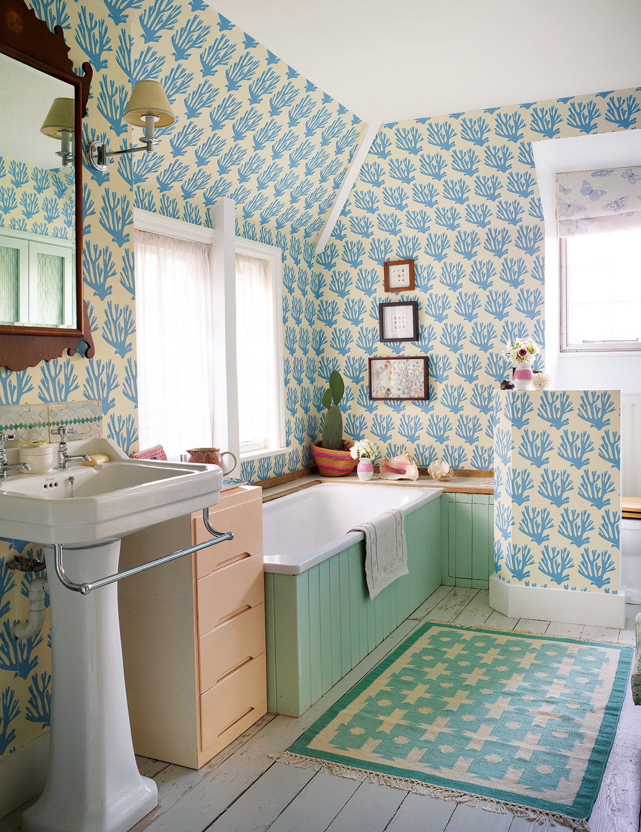 Molly Mahon house bathroom