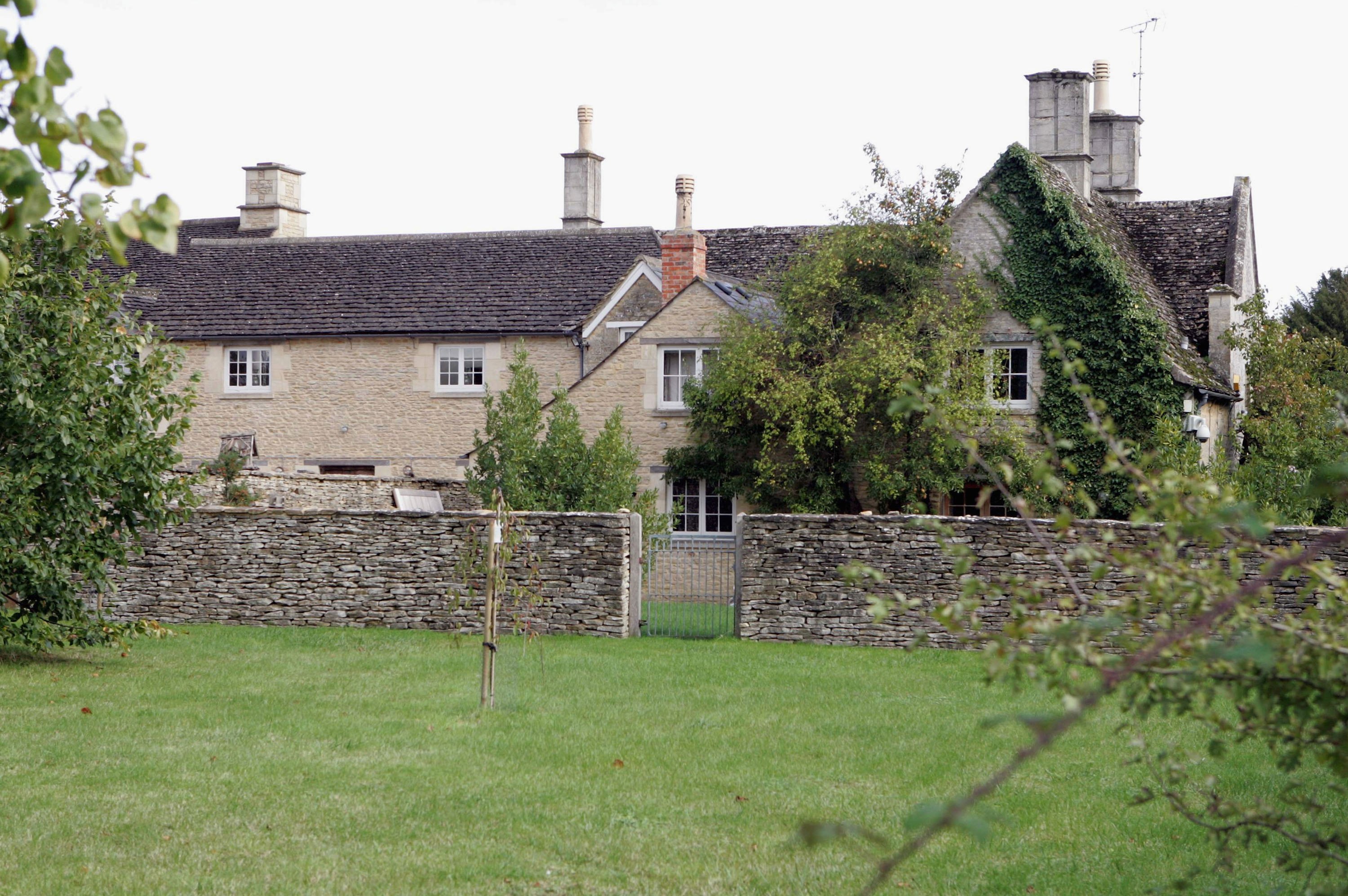 exterior of kate moss's home in the cotswolds in little faringdon 
