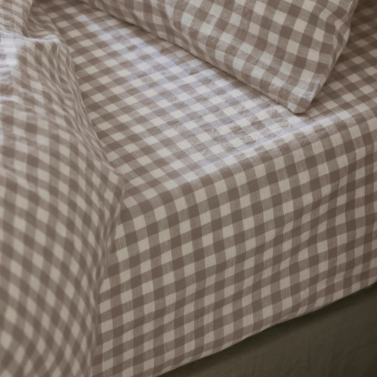 piglet in bed black friday