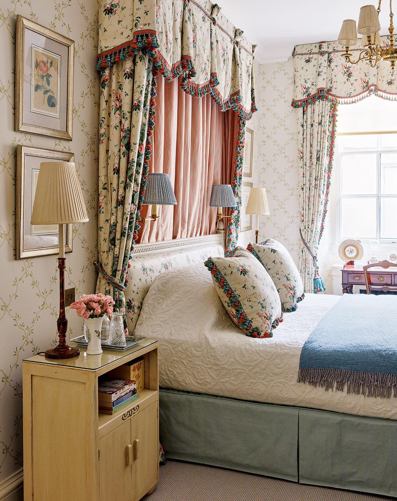 Caroline Winters house bedroom