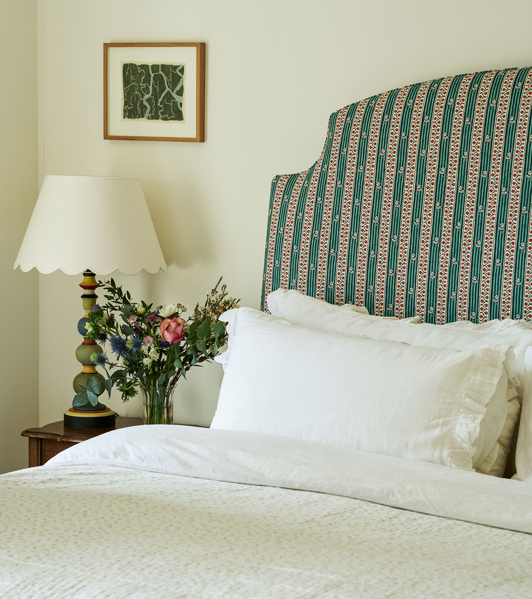 bed with table lamp