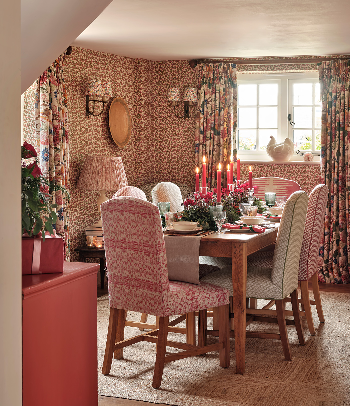 Henrietta Balmain house dining room
