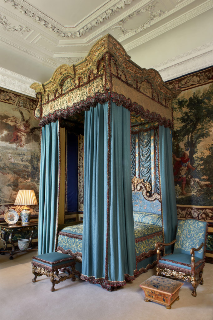 6-queen-elizabeths-bedroom-credit-burghley