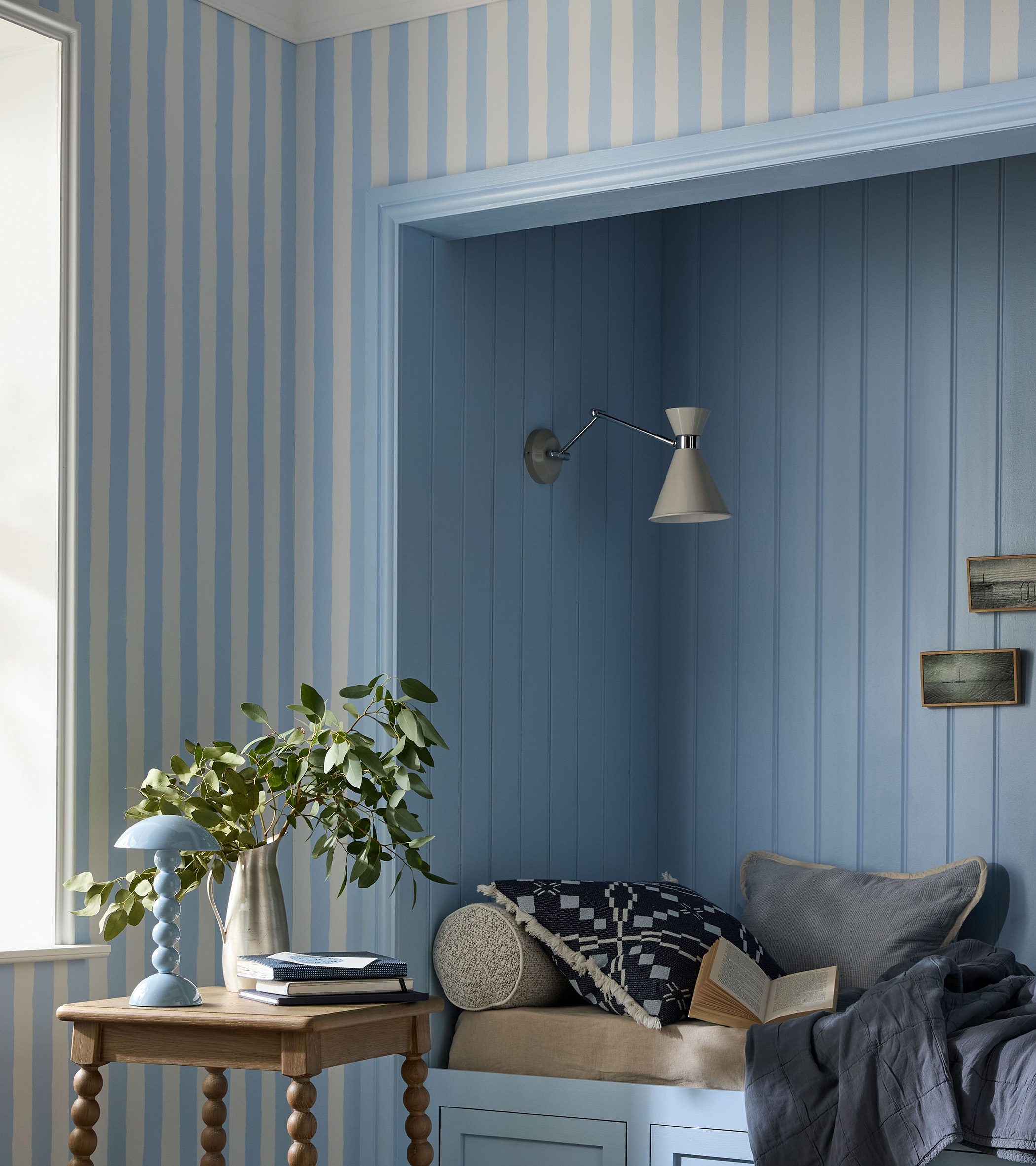 blue and white stripe wall