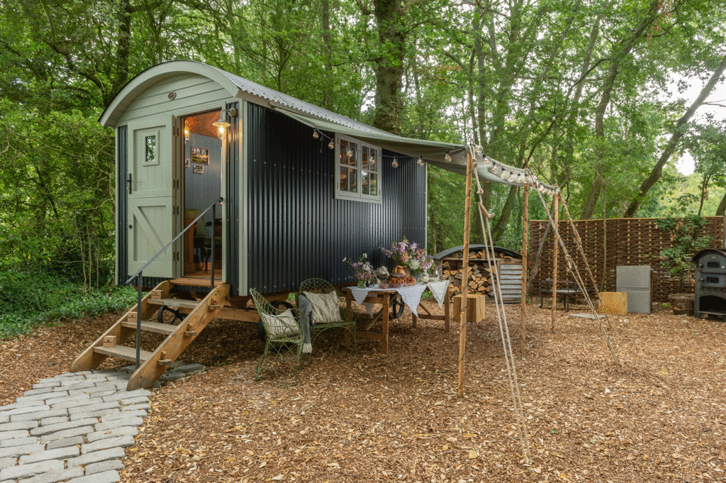 Blackdown Shepherd Huts shepherds hut Somerset England English interior interiors rural retreat retreats country countryside bucolic handmade hand-made hand-crafted handcrafted craft craftsmanship oak Theo Paphitis Will Vickery George Bannister Dimpsey Gl