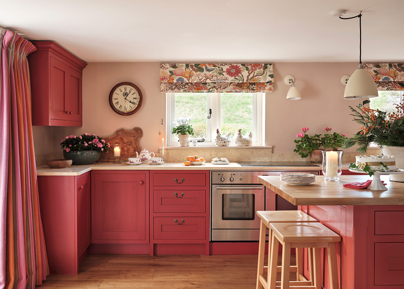 Henrietta Balmain house kitchen