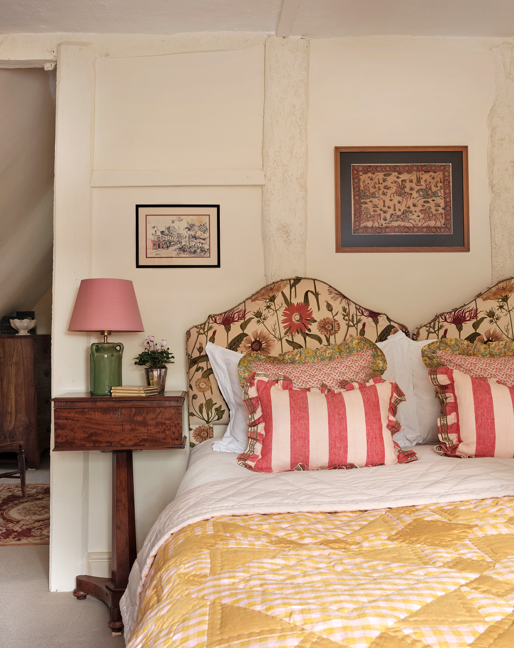 Henrietta Balmain house main bedroom
