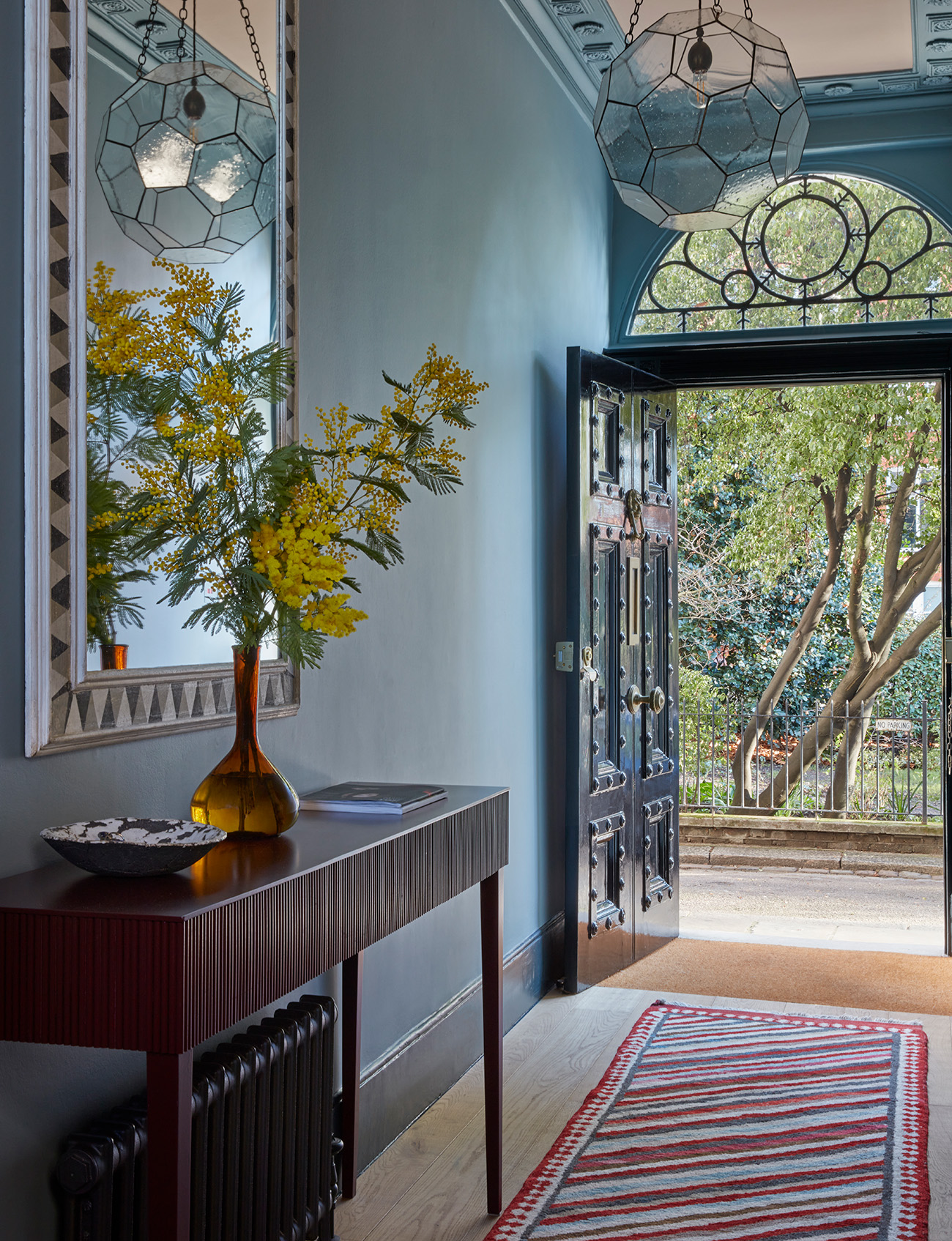 how to commission an interior designer