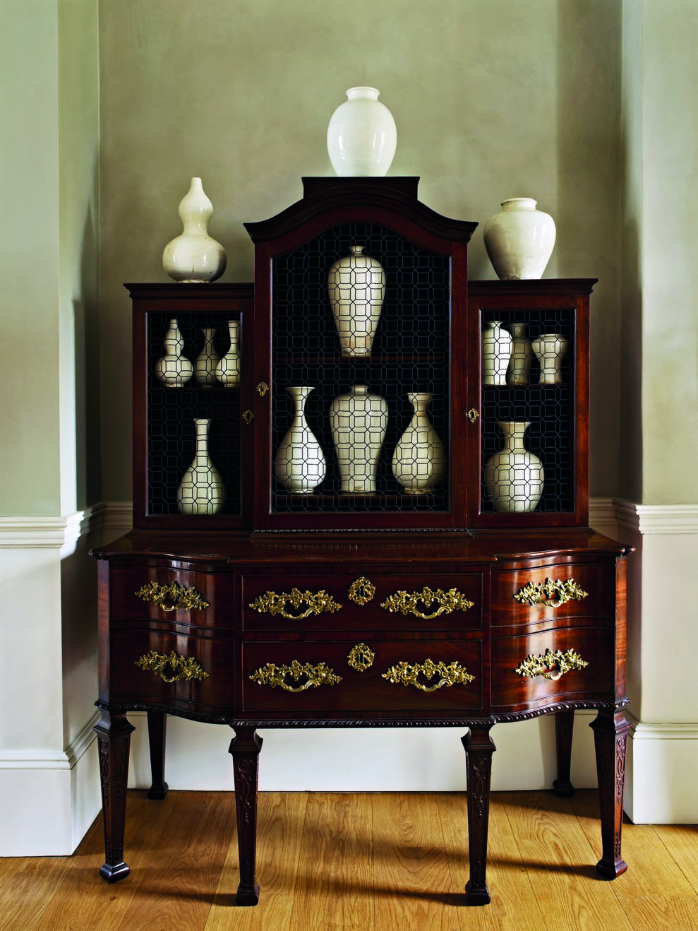 max-rollitt-chippendale-furniture-credit-paul-barker-harewood-house-2